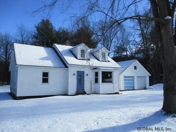 882 Middleline Rd, Ballston Spa, NY 12020
