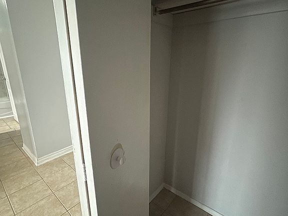 4th image of 685 University Ave W #2
