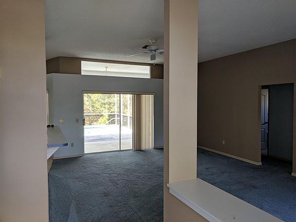 5th image of 15 Paw Paw Ct S