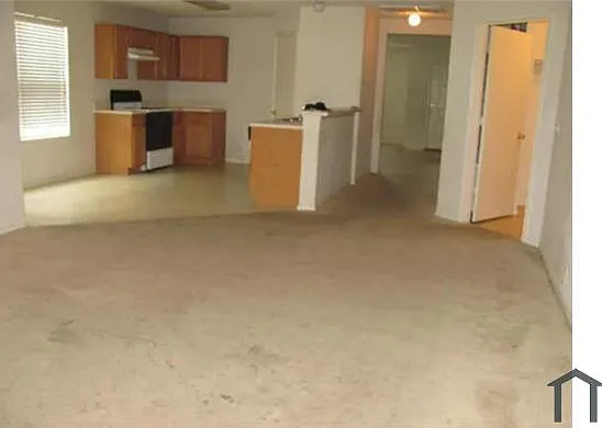 4 bed, 1847 sqft, $2,352 — Photo 4