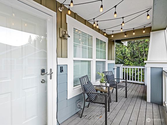 5th image of 10630 221st Ln NE #201