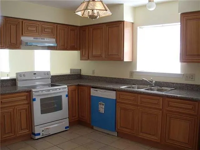 44 Brandon Hall Dr #D — Photo 5