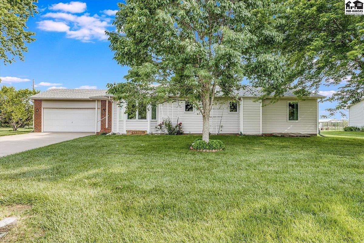 1104 W 32nd Ave, Hutchinson, KS 67502 MLS 48435 Zillow