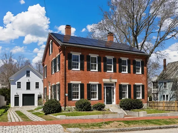 24 Broad St, Newburyport, MA 01950