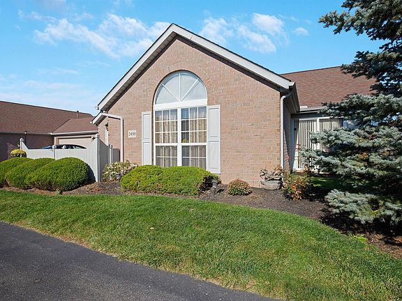 3rd image of 2499 Meadow Glade Dr