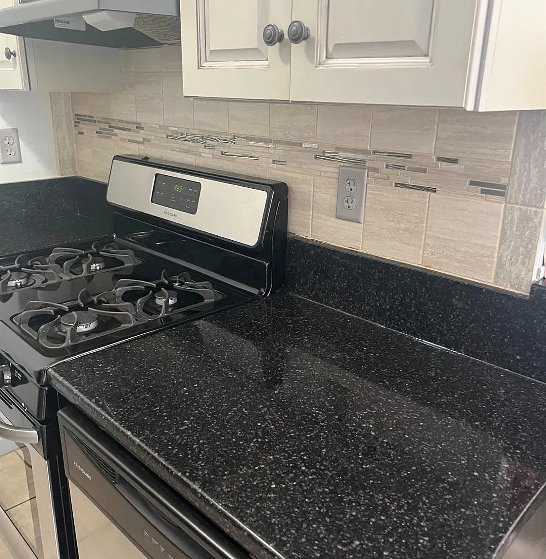 1 bed, 1.0 bath, 469 sqft, $1,750 — Photo 4