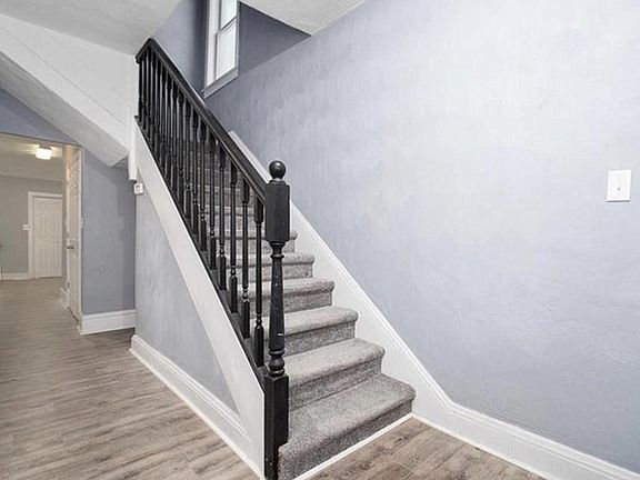 2nd image of 324 W 28th St