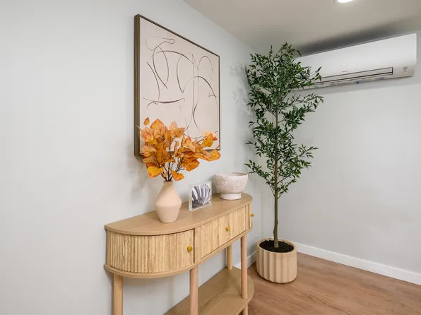 70 Bowers Street image 15 of 35