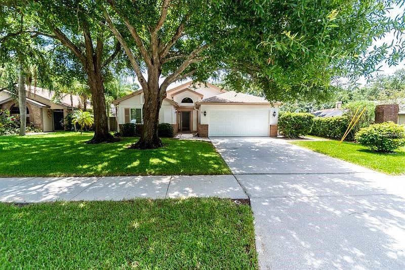 Open House Sunday May 19th from 12 - 3 PM! Come see this beautiful home In Palm Harbor Woodland Hills!
