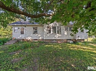 3302 38th Ave, Moline, IL 61265