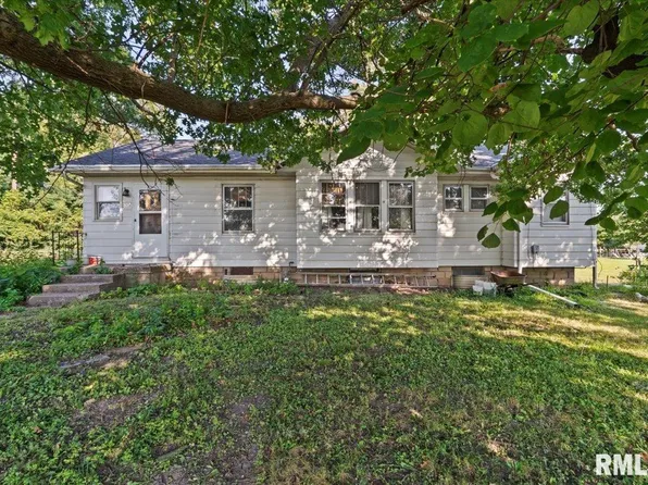 3302 38th Ave, Moline, IL 61265