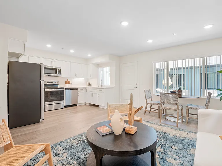 Villas by the Sea - Pacific Beach's Newest Community! — Photo 16