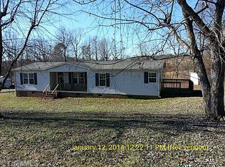 142 Inglewood Rd, Mount Airy, NC 27030