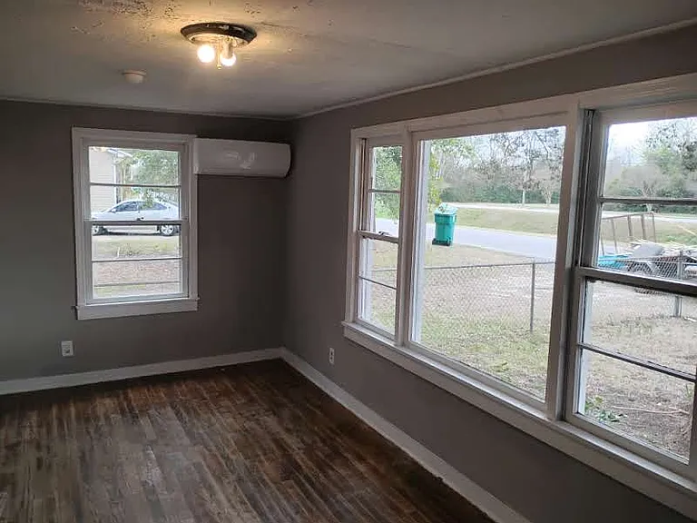 217 Acl Ave — Photo 6