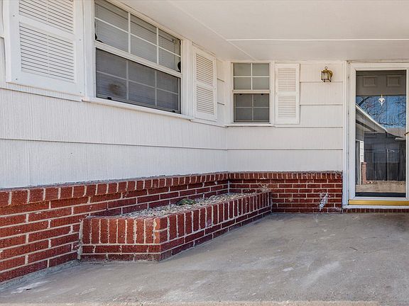 2nd image of 4744 Cornell Dr
