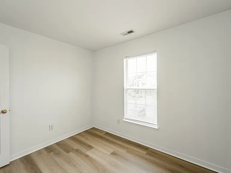 1429 New Haven Ct — Photo 37