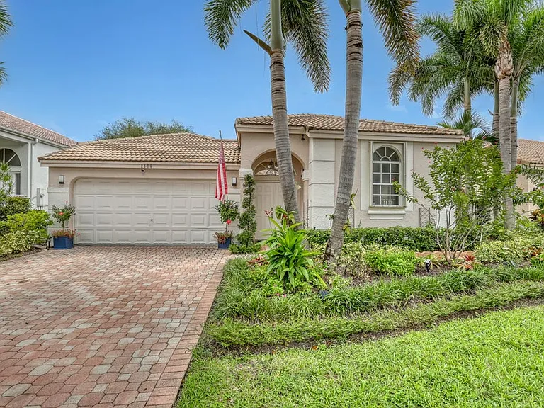 2076 Cezanne Rd — Photo 15