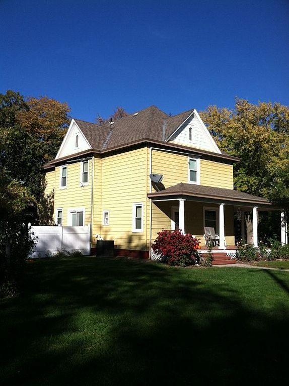 1405 12th St - Property Image