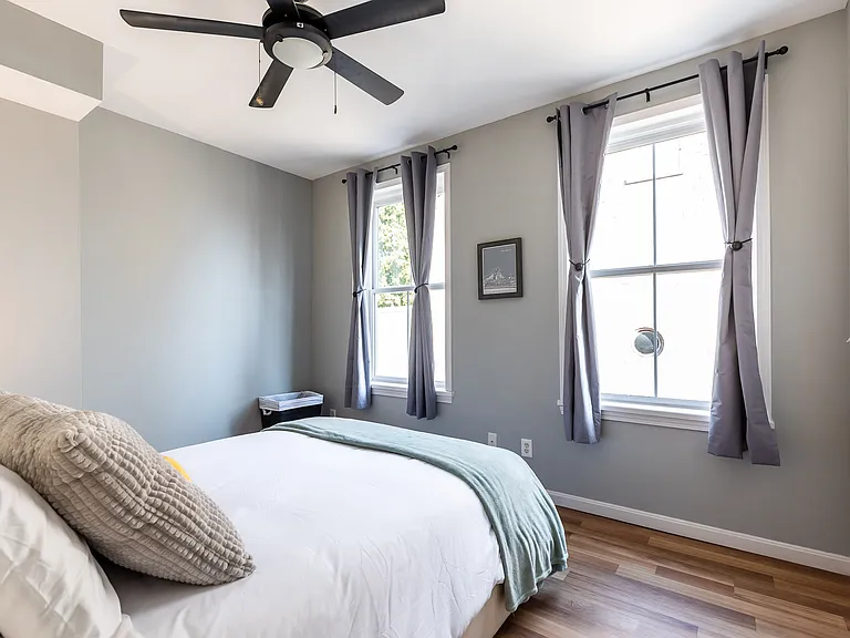 Isabella St — Photo 17