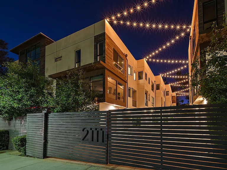 2111 N Cahuenga Blvd #A-1 — Photo 35
