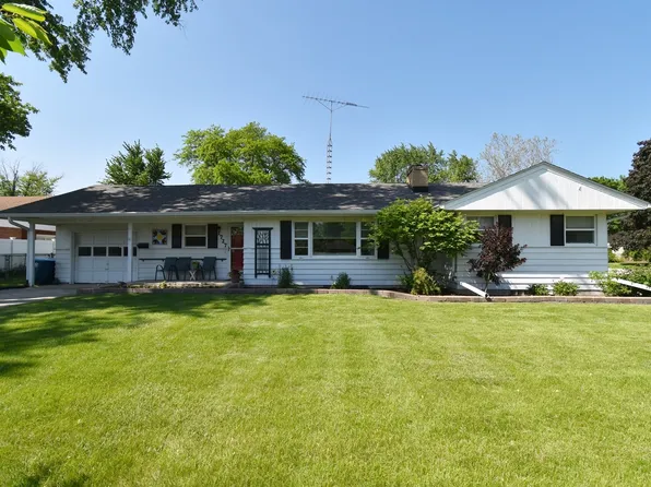1727 W Downer Pl, Aurora, IL 60506