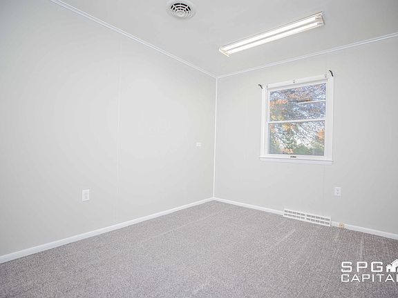 5th image of 5075 Lincoln Way E #1