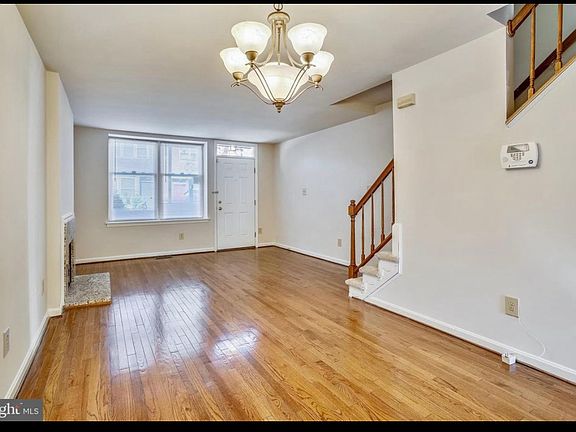 4th image of 501 Colecroft Ct