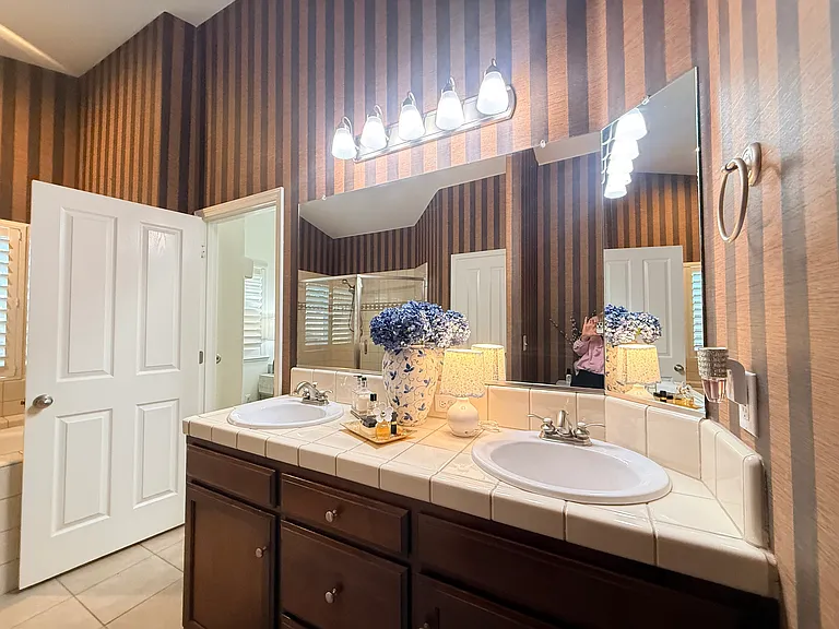 1140 E Sawgrass Ave — Photo 22
