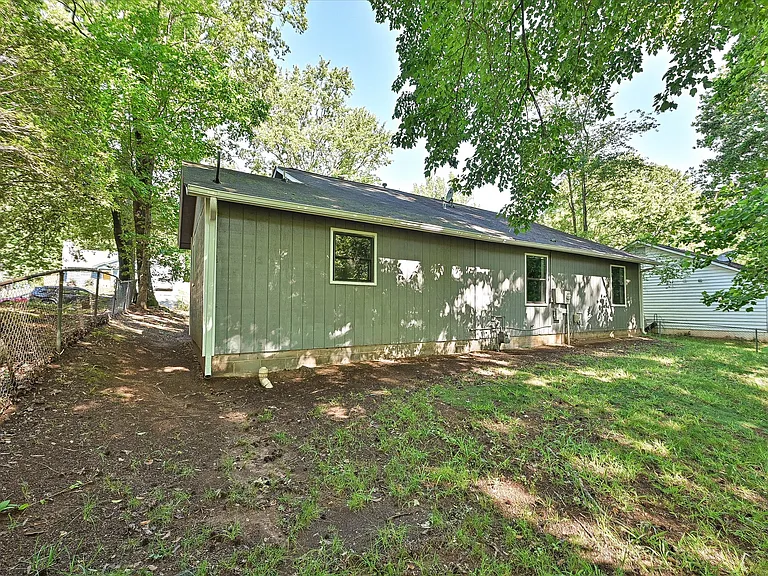 633 Pennwood Ln — Photo 28