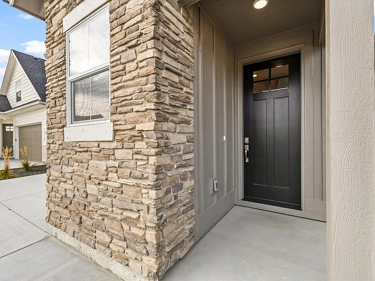 319 N Sauer River Ln — Photo 3
