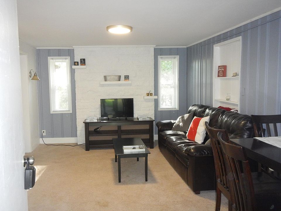 1st image of 1026 S Palmer Ave #1