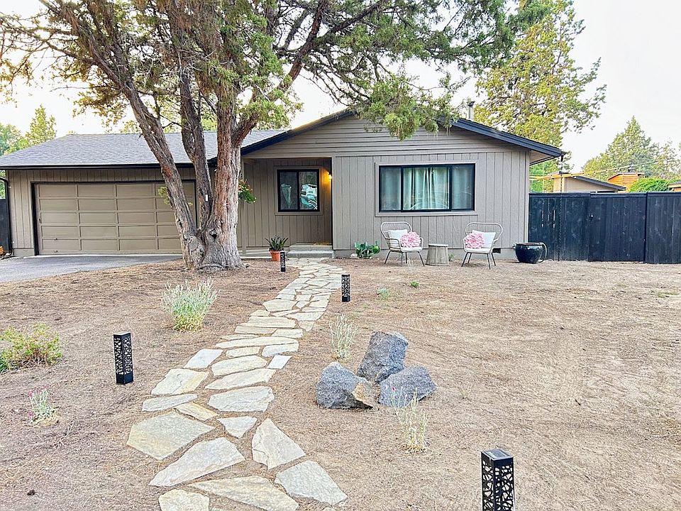 1st image of 20944 Desert Wood Dr