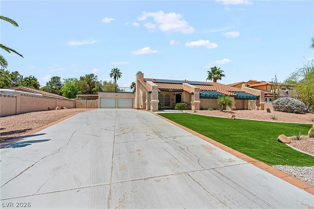 4 bed, 3.0 bath, 2295 sqft, $4,740 — Photo 4