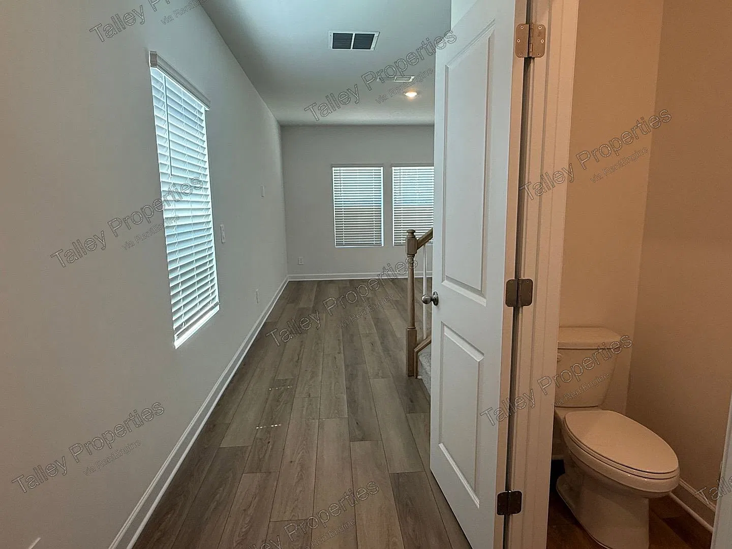 3 bed, 2.5 bath, 1528 sqft, $1,949 — Photo 3