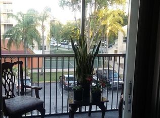 8373 Lake Dr APT 301, Doral, FL 33166