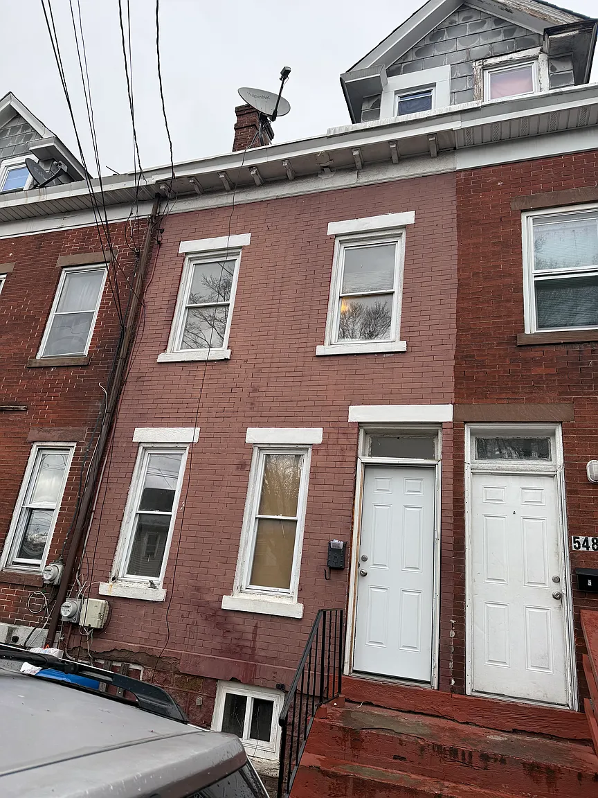 546 Lamberton St photo 1