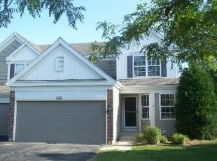 688 Silk Oak Ln, Crystal Lake, IL 60014