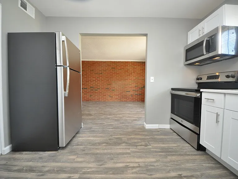 11 Westwood Vlg — Photo 1