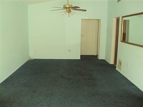 5th image of 575 Gloria Ave