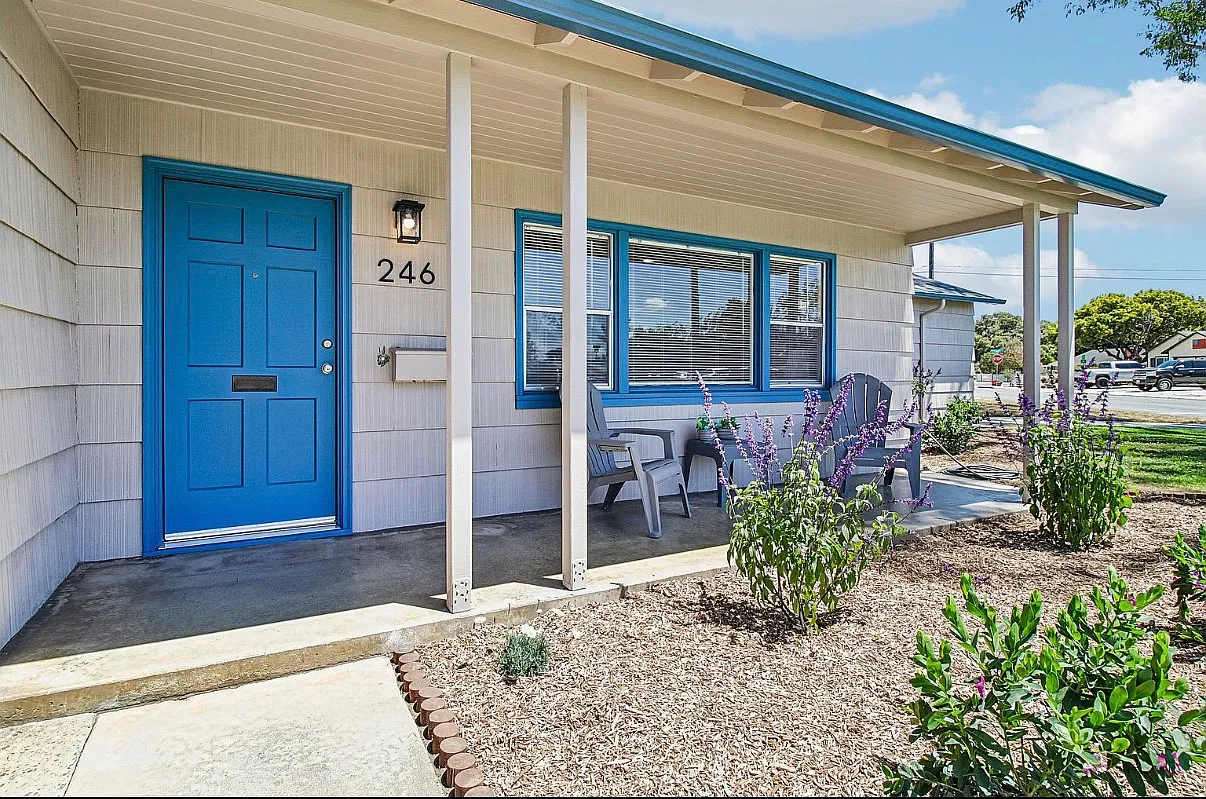 3 bed, 1443 sqft, $3,800 — Photo 1
