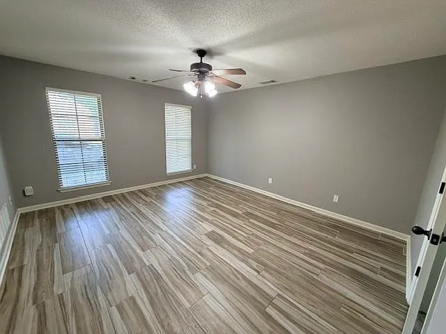 10241 Evening Hill Dr — Photo 8