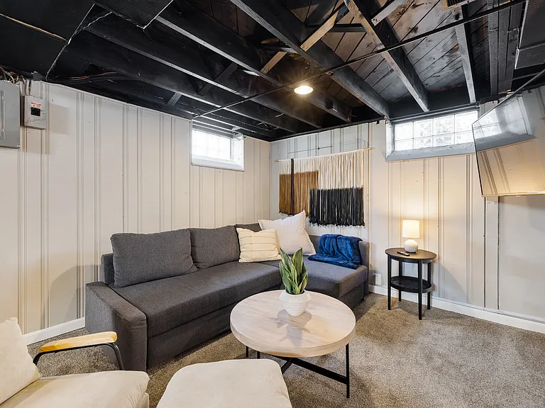 2399 Bacon Ave — Photo 35