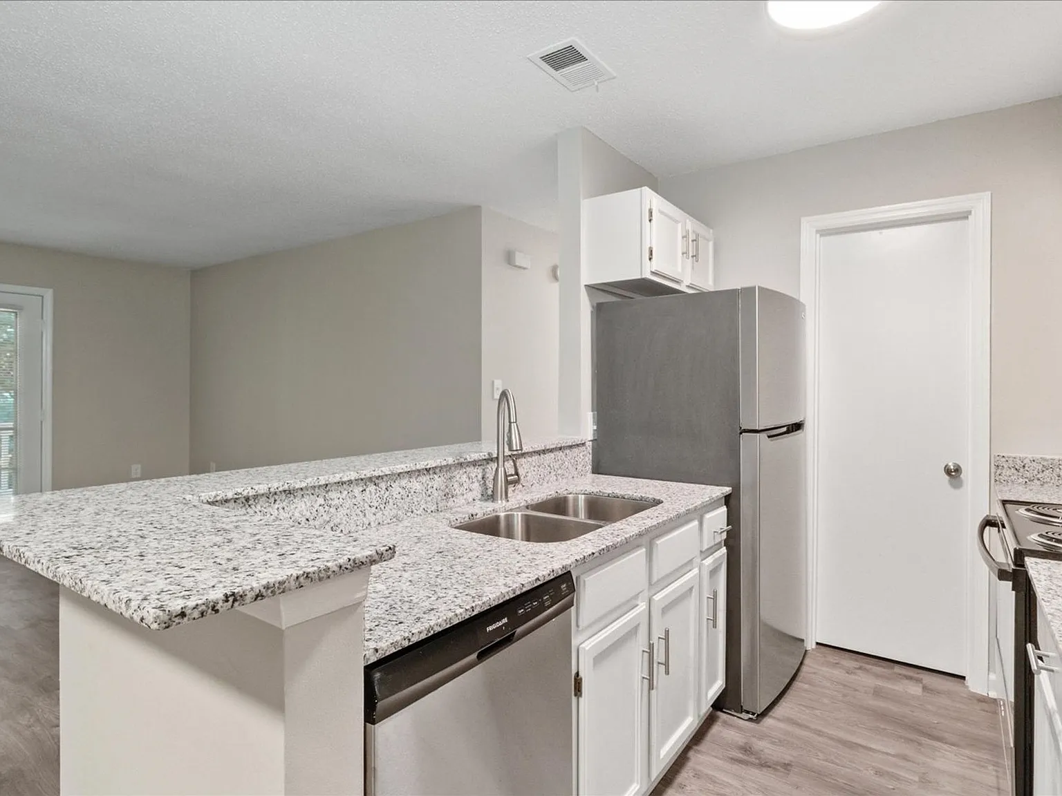 The St Christopher Apartments — Photo 1