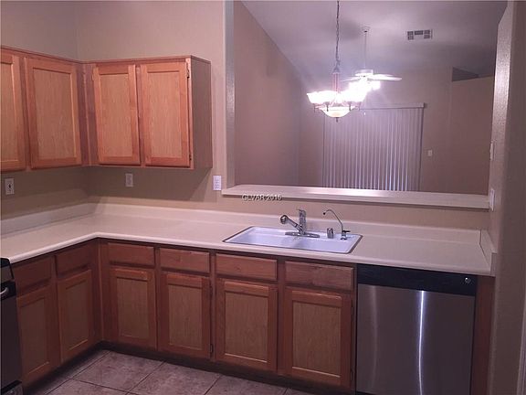 5th image of 1611 Amarillo Springs Ave #33