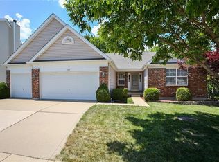 225 Brighton Park Dr, Saint Charles, MO 63303