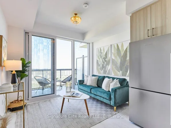 30 Inn On The Park Dr #4207, Toronto, ON M3C 0P7