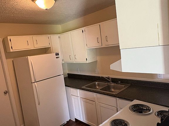 5th image of 1621 Flanigan Ct #D