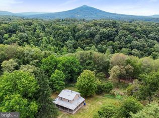 825 Grandpaps Ln, Paw Paw, WV 25434