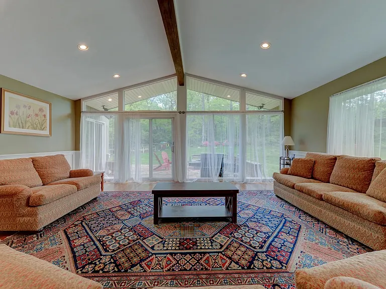20 Cherry Ln — Photo 4