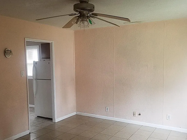 345 Kinsmoor Ave — Photo 3